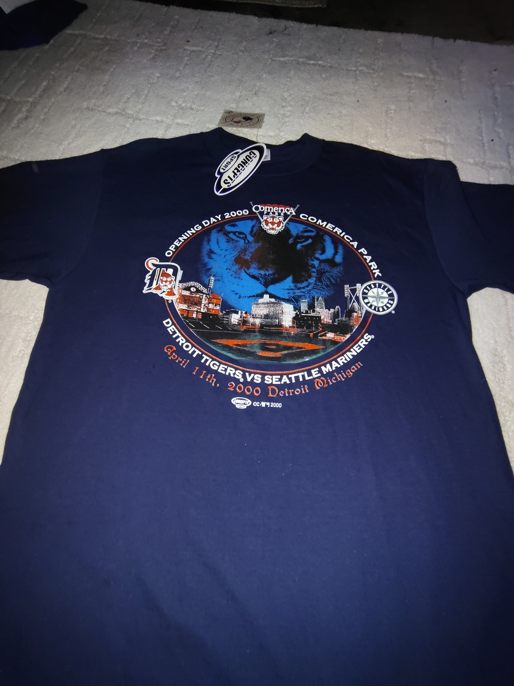 Delta Navy Detroit Tigers vs Seattle Mariners Opening Day 2000 Graphic Tee